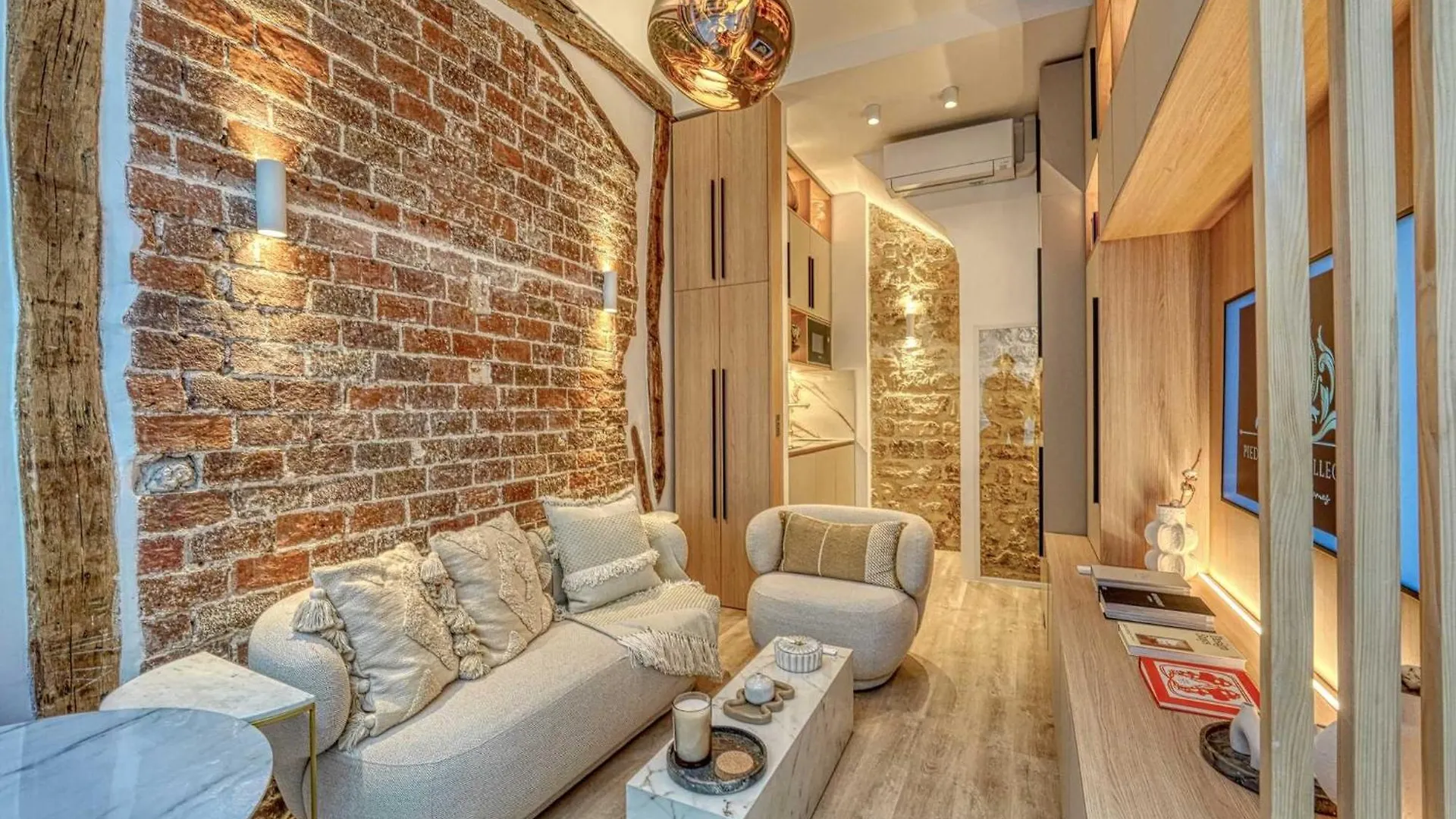 Central Historic Loft By Architect, Near Louvre Paris 0*,  France