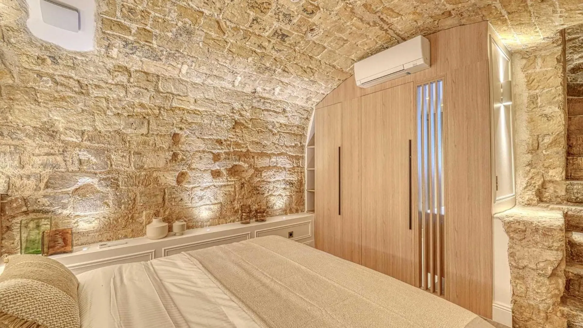 Central Historic Loft By Architect, Near Louvre location